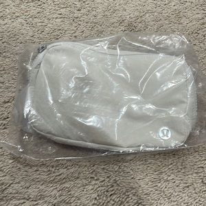 NWT Lululemon belt bag white opal